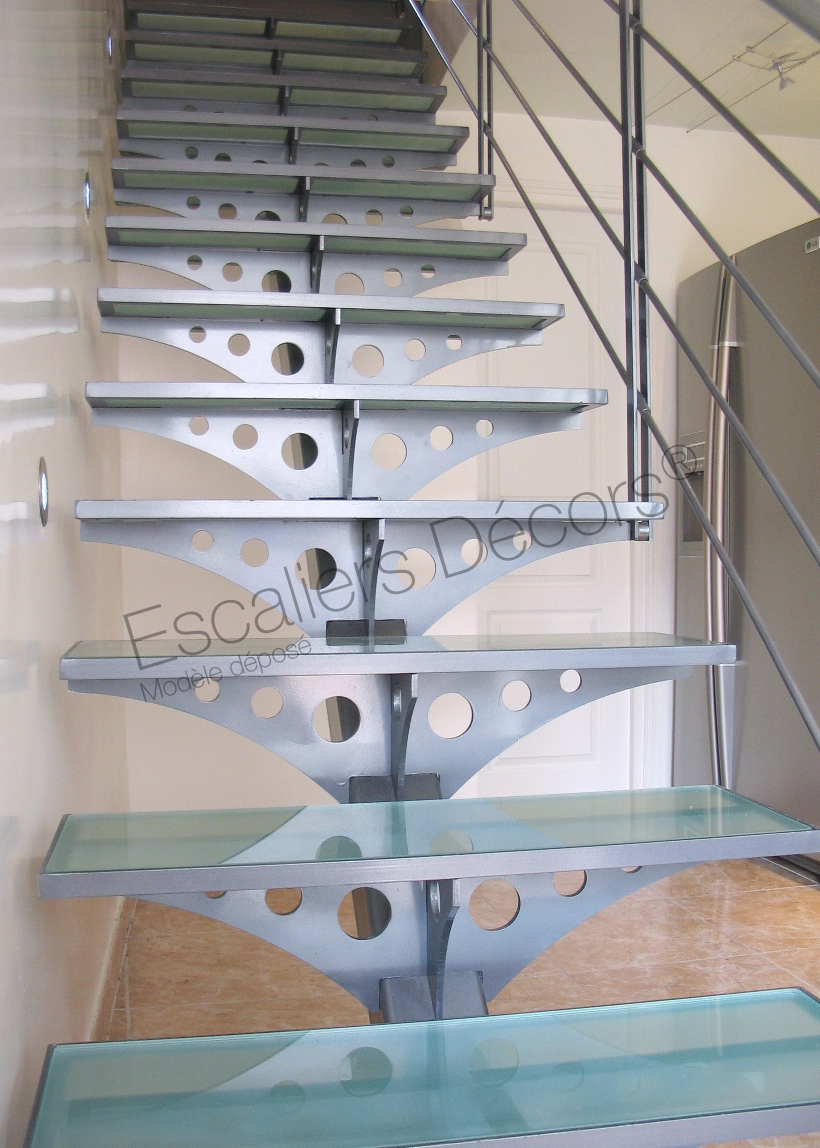 Photo ST7 - ESCA'DROIT® Contemporain : escalier droit sans rampe