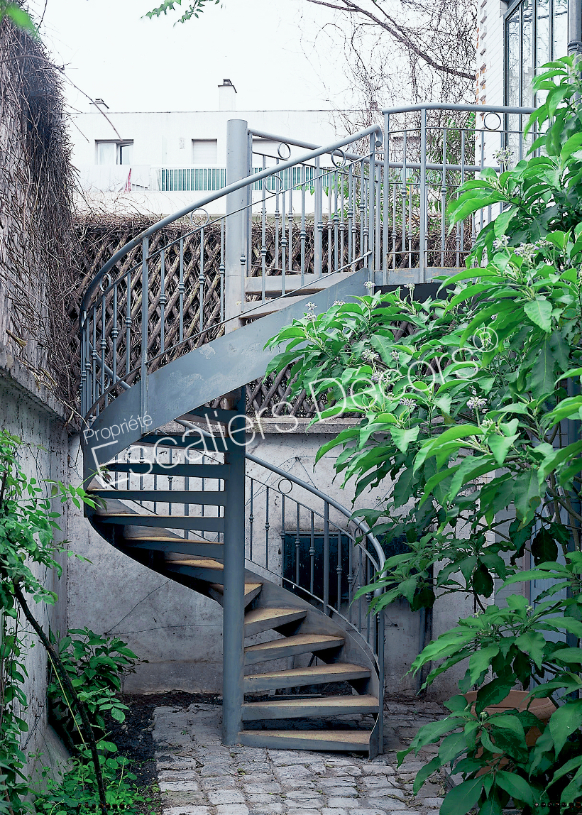 Escalier rétro avec rampe avec barreaux en Fer Forgé : Collection d'Antan -  Escaliers Décors®